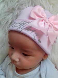 babymutsje-naam-strik