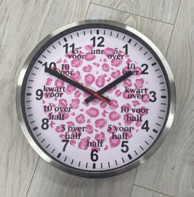klok luipaard roze
